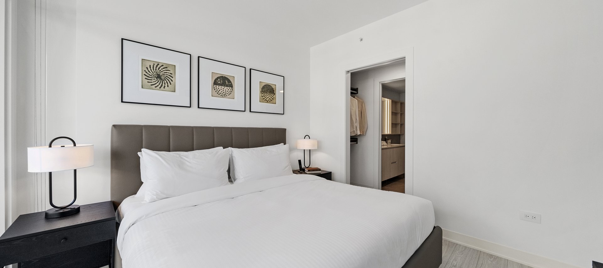 One Bedroom Suite │ Steveston Waterfront Hotel - Luxury Waterfront Hotel Rooms In Richmond